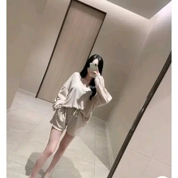[BUNJANG] Waffle V-Neck Top and Shorts Set / 와플 반바지 브이넥 세트