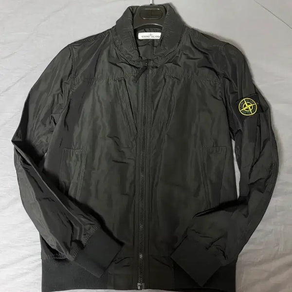 [BUNJANG] Stone Island 18ss Microfiber Outer Jacket Black / (희귀매물) 스톤아일랜드 18ss 마이크로랩스 아우터 자켓 블랙 새상품급