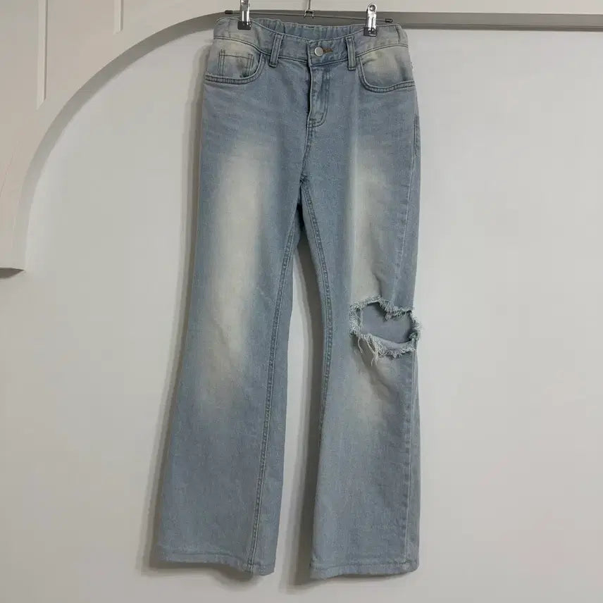 [BUNJANG] Light Wash Ripped Bootcut Denim Pants / 연청 데님 팬츠 찢청 부츠컷