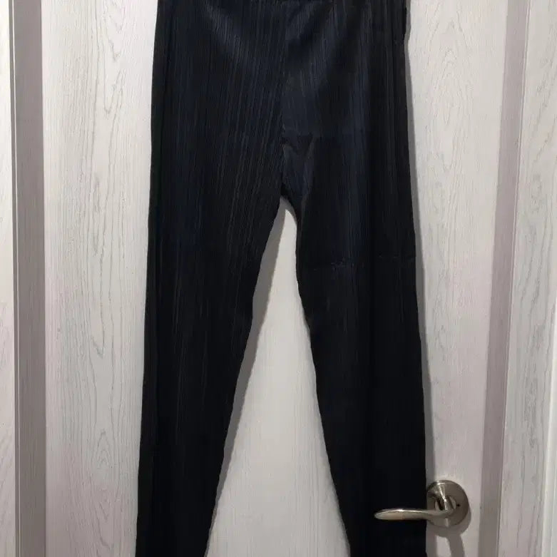 [BUNJANG] Pleats Please Black Pleated Pants / 플리츠미의 매력적인 블랙 플리츠 팬츠
