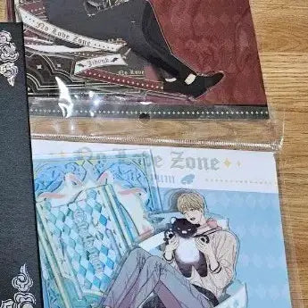 [BUNJANG] Love Zone Devil Angel Acrylic Stand Set / 연애제한구역 데빌 엔젤 아크릴 스탠드2종