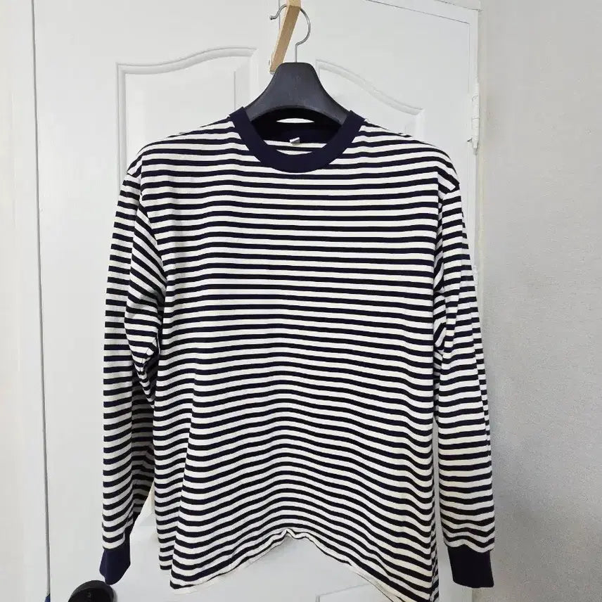 [BUNJANG] Uniqlo Navy Stripe Long Sleeve T-Shirt L / 유니클로 네이비 스트라이프 긴팔 티셔츠 L