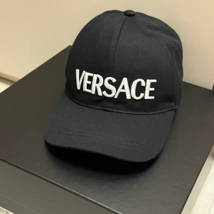 [BUNJANG] Versace Embroidered Logo Baseball Cap / 베르사체 볼캡