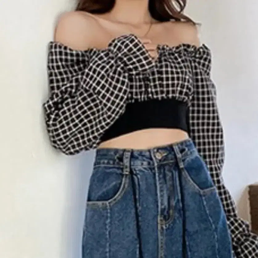 [BUNJANG] Zara Checked Off-the-Shoulder Long-Sleeve Blouse / 자라 체크 오프숄더 긴팔 블라우스