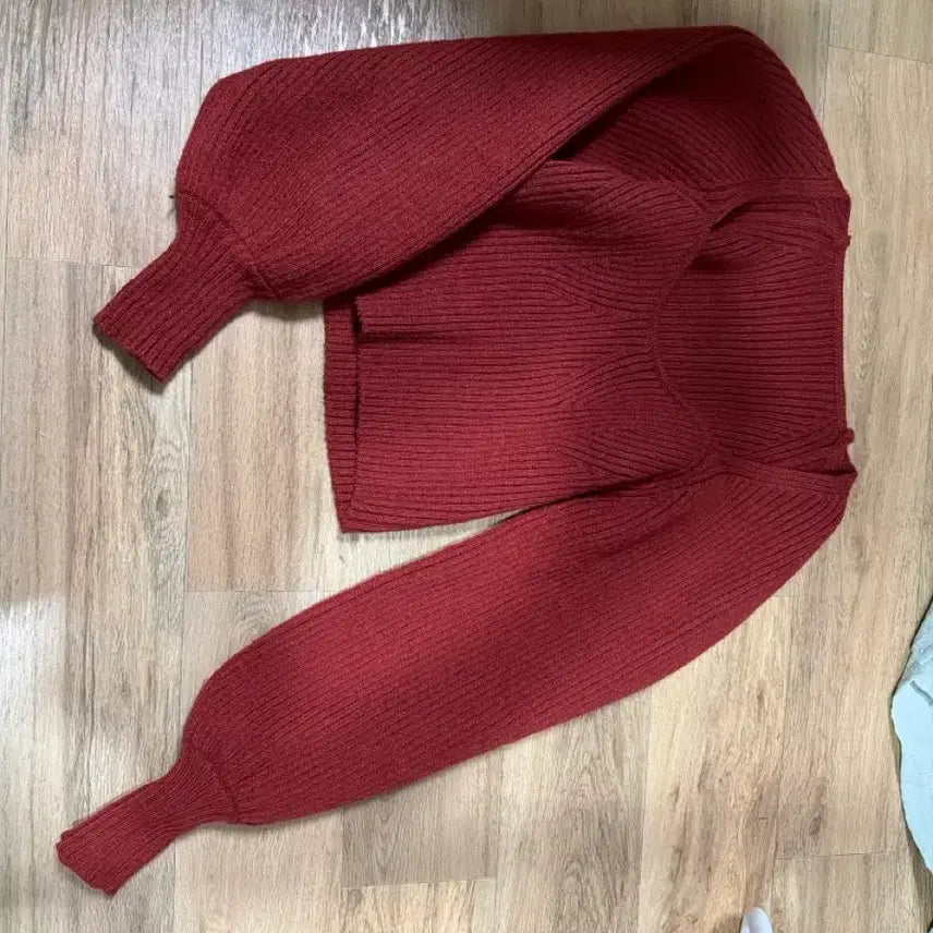 [BUNJANG] Heart Neck Knit / 하트넥 니트