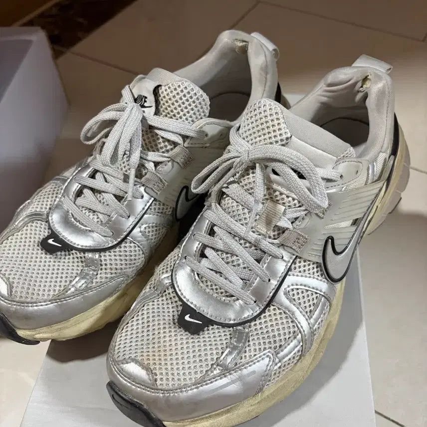 [BUNJANG] Nike V2K Run Shoes / 나이키 v2k 런 265