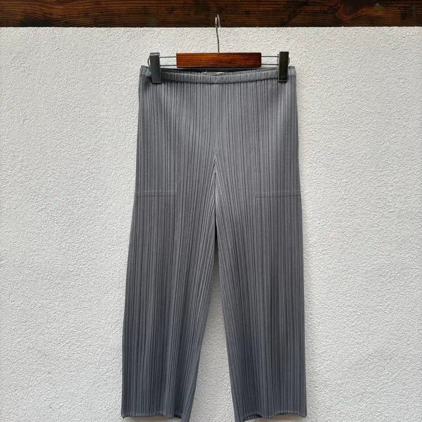 [BUNJANG] Pleats Please Capri Grey Pants / 플리츠플리즈 카프리 그레이 팬츠