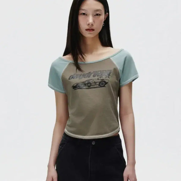 [BUNJANG] Mahagrid Off-Shoulder Khaki T-Shirt / (새상품, 택O) 마하그리드 오프숄더 카키 티셔츠