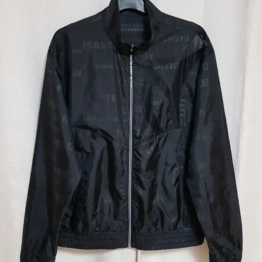 [BUNJANG] Master Bunny Edition Women's Logo Pattern Lightweight Windbreaker Jacket Size 1 / 마스터바니 여성 로고 패턴 홑겹 바람막이 자켓 1