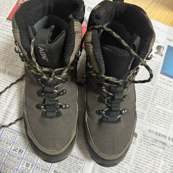 [BUNJANG] Altaigear Boosterz Brown Hiking Boots 255mm / 알타이기어 부스터z 브라운 등산화 255mm