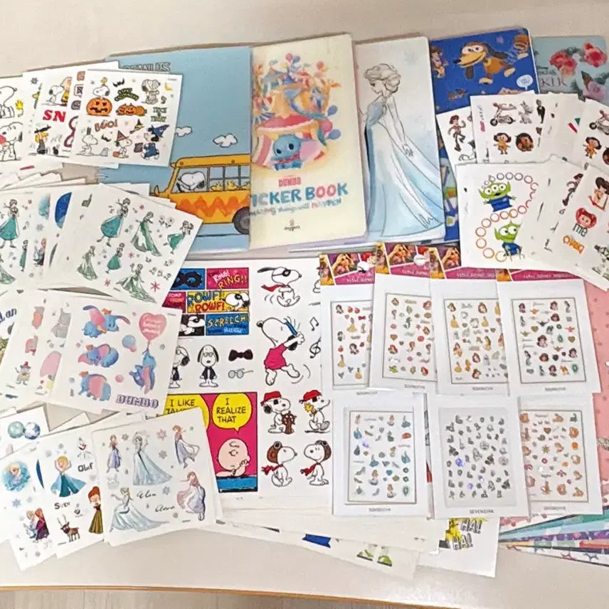 [BUNJANG] Disney Stickers, Pattern Paper, Sticker Book Bundle Set / 디즈니 스티커, 패턴지, 스티커북 일괄 (대략 5만 원어치)