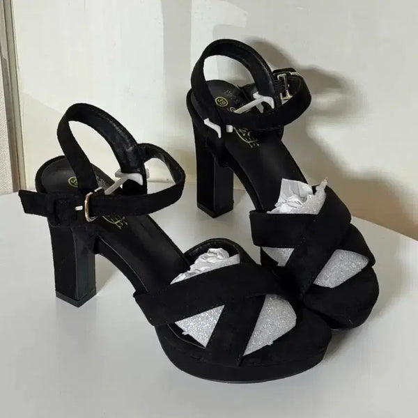 [BUNJANG] Black Suede Platform Strap Sandal Heels (Size 10cm) / 245 사이즈 10cm 블랙 스웨이드 통굽 스트랩 샌들힐 스나계 양지뢰