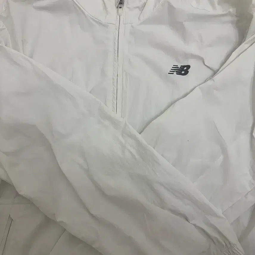 [BUNJANG] New Balance Windbreaker Jacket / 뉴발란스 바람막이