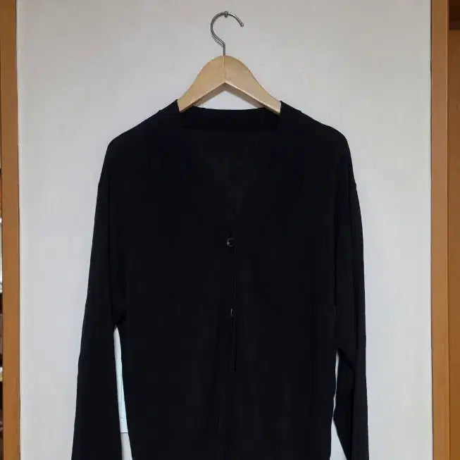 [BUNJANG] SPAO Modal Feel Black V-Neck Cardigan / 스파오 모달 느낌 블랙 브이넥 가디건