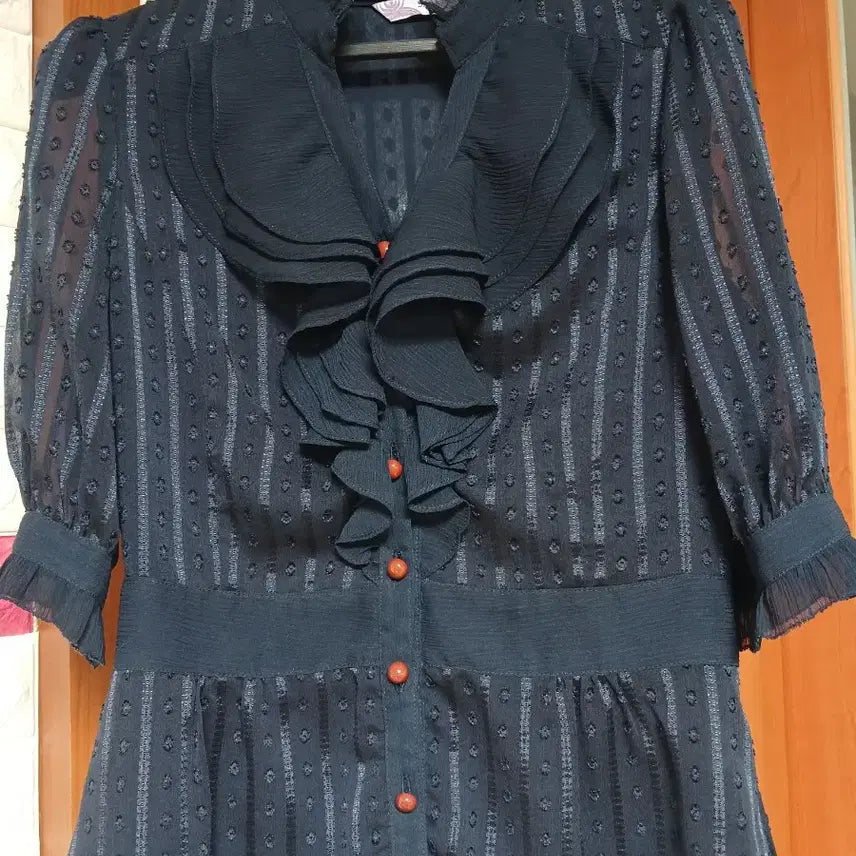 [BUNJANG] Lace Frill Blouse Size 55 / 레이스 프릴 블라우스55사이즈