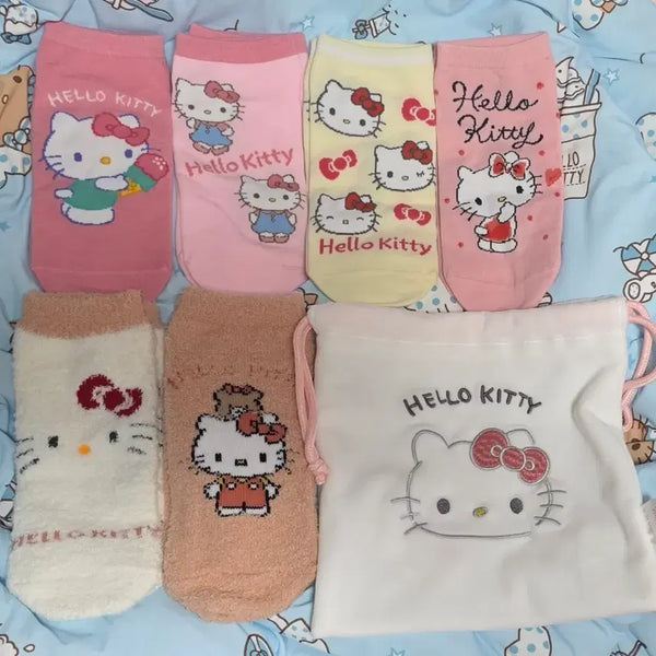 [BUNJANG] Hello Kitty Japan Authentic Ankle Socks 6-Pair Pouch Set / 헬로키티 일본 정품 발목 양말 6종 파우치 세트 판매해요!