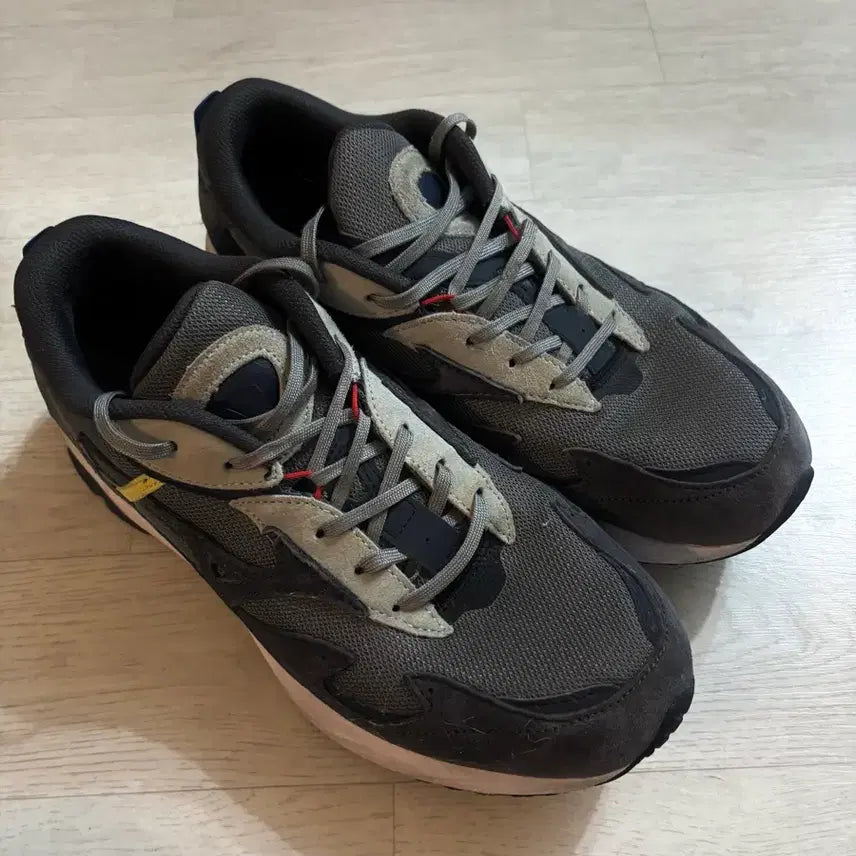 [BUNJANG] Mizuno x Graphpaper Sneakers / 미즈노 x 그라프페이퍼 스니커즈 280