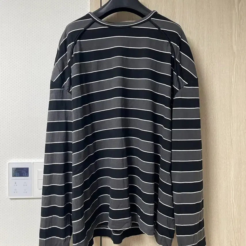[BUNJANG] Juun.J Grey Stripe Back Logo Long Sleeve L / 준지 그레이 스트라이프 백로고 롱슬리브, L사이즈