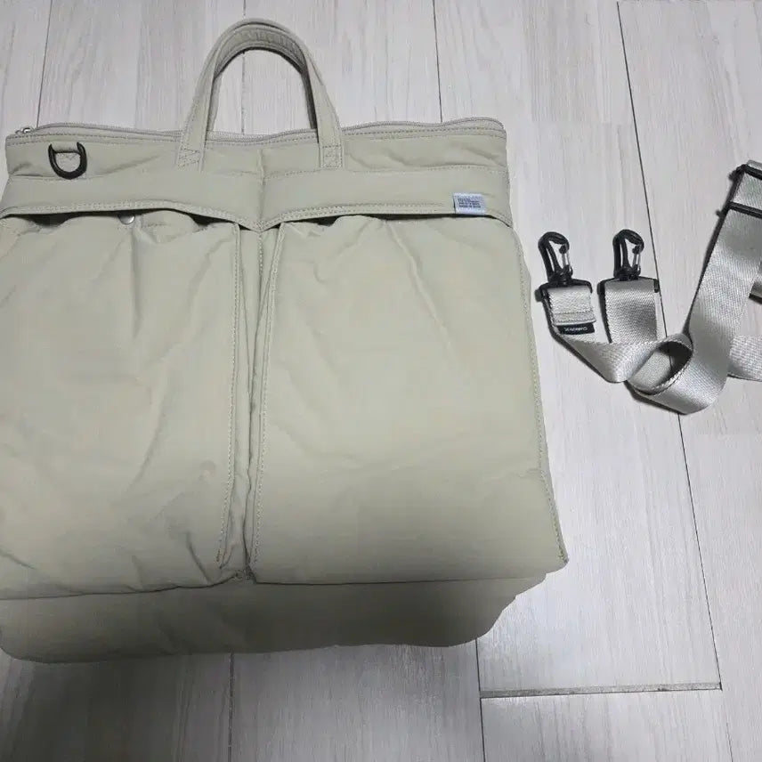 [BUNJANG] Switch Helmet Bag / 스위치 헬멧백