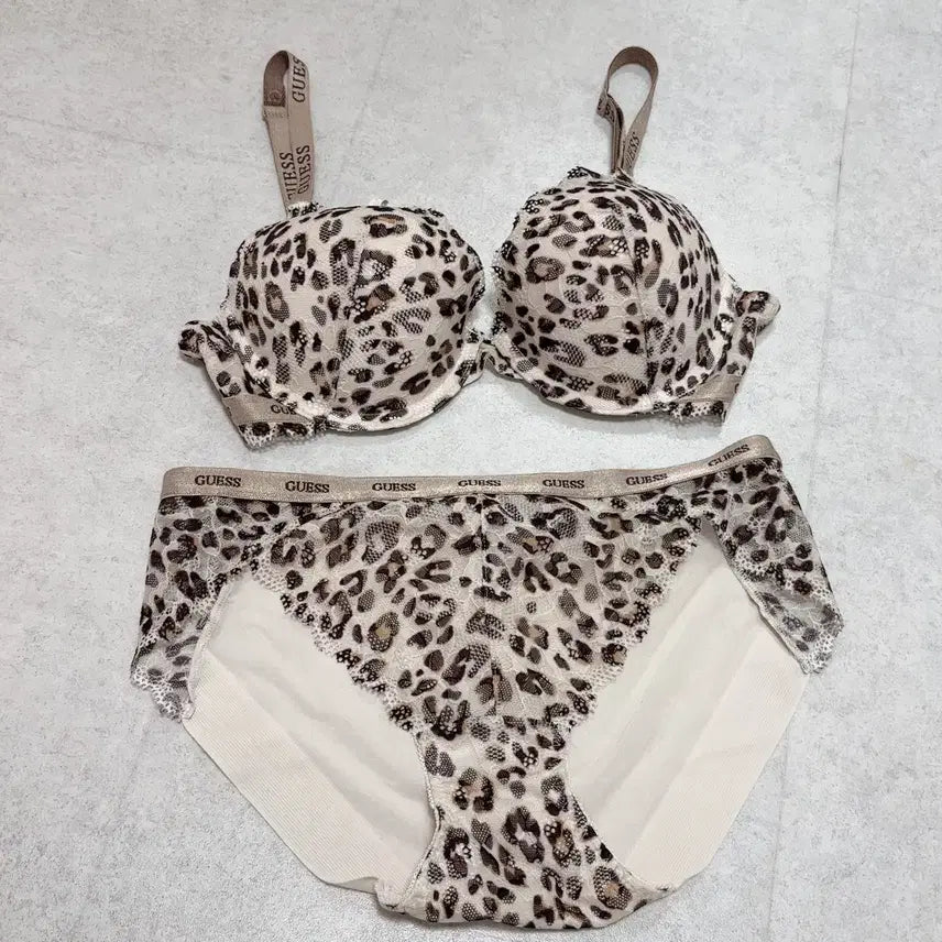[BUNJANG] Guess Creamy Leopard Bra and Panty Set / 게스 속옷 크리미 레오파드 호피 브라팬티 세트 75C/95 새상품
