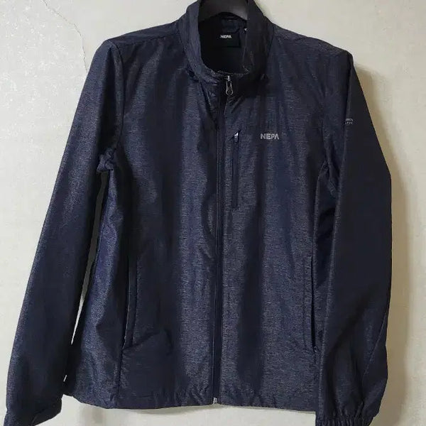 [BUNJANG] NEPA Women's Lightweight Windbreaker Jacket Navy / NEPA여성 경량 바람막이 자켓 네이비 100