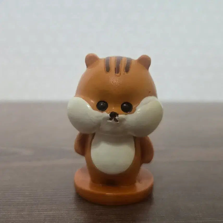 [BUNJANG] Daiso "Plump Friends" Chubby Squirrel Figure / 다이소 볼이 빵빵한 친구들 볼빵빵 다람쥐 피규어