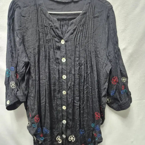 [BUNJANG] Black Embroidered Shirt Blouse 7-Sleeve Size 88 / 검정색 칠부 소매 자수 셔츠 단추 블라우스88
