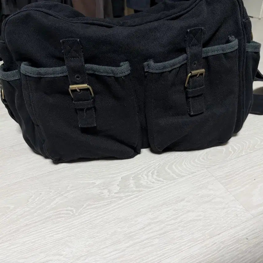 [BUNJANG] Faren Mail Bag Shoulder Bag / 퍼렌 메일백