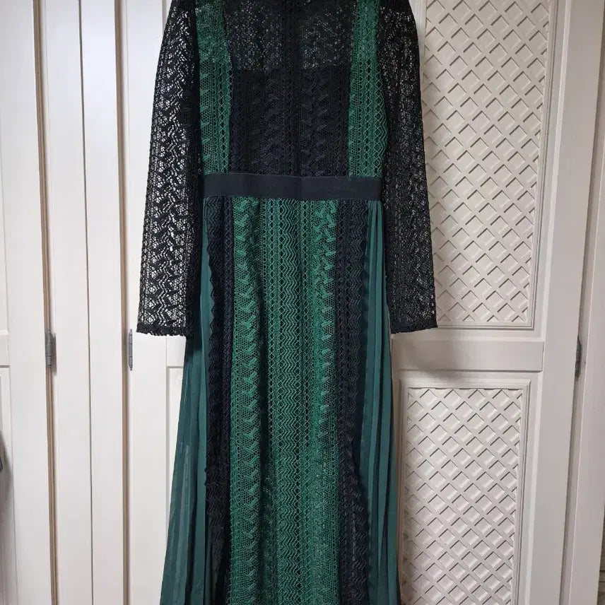 [BUNJANG] Lace Pleated Long Dress / 레이스 플리츠 롱 원피스