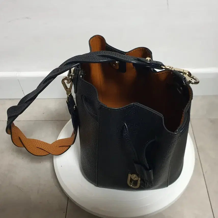 [BUNJANG] Anne Klein Leather Bucket Bag Shoulder Bag Black / 앤클라인 Anne Klein 가죽 버킷백, 숄더백 블랙