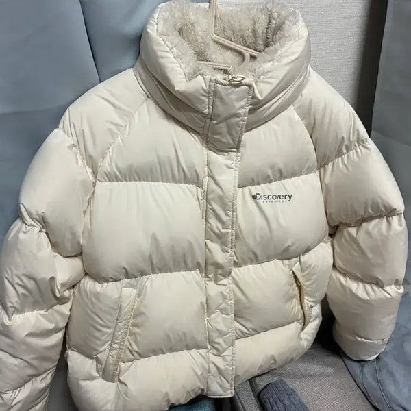 [BUNJANG] Discovery Expedition White Padded Jacket - Large / 디스커버리패딩