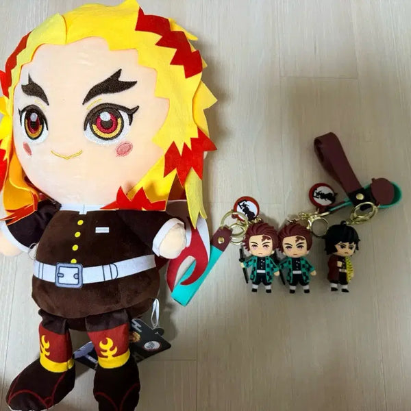 [BUNJANG] Rengoku Kyojuro 35cm Plush Doll with 3 Keychains / 렌고쿠 인형 35cm 팝니다!