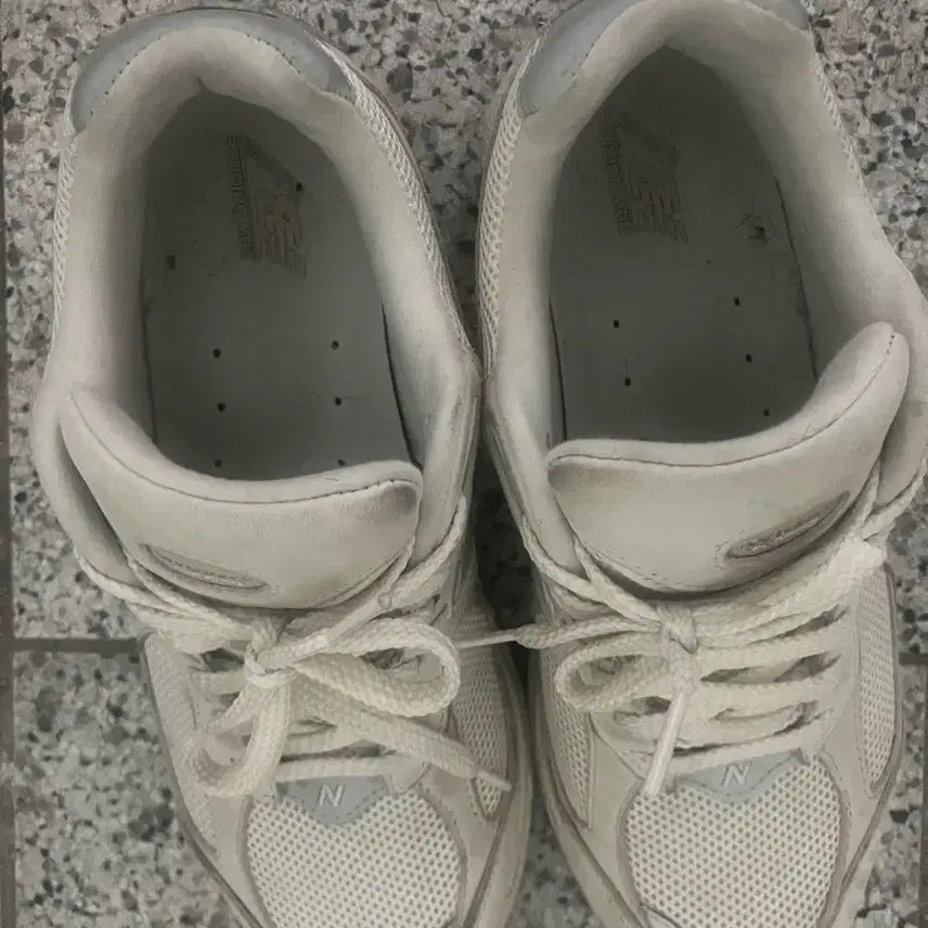 [BUNJANG] New Balance 2002R (265mm) / 뉴발란스 2002r 265
