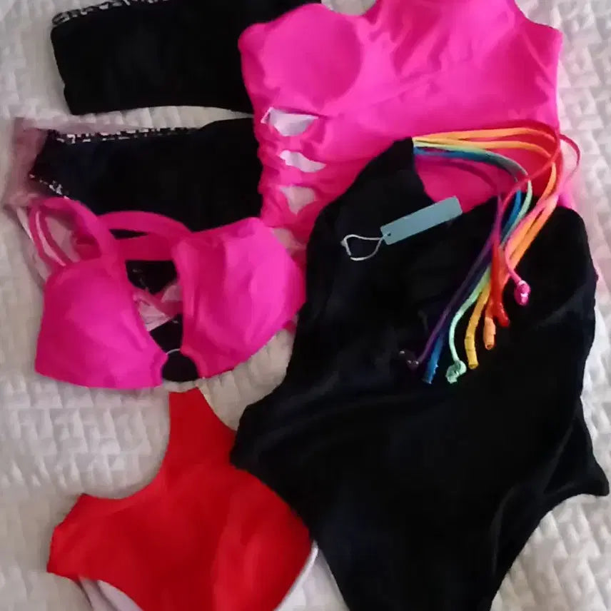 [BUNJANG] Women's Swimwear Set of 4 Designs / 디자인, 컬러감 확실한 수영복 4가지 / 새상품