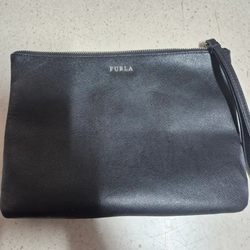 [BUNJANG] FURLA Black Logo Pouch / 훌라파우치