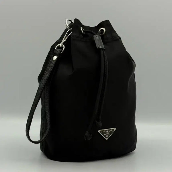 [BUNJANG] Prada Pocono Nylon Drawstring Bucket Bag Pouch Black / [정품] 프라다 포코노 나일론 복조리 버킷백 파우치 블랙