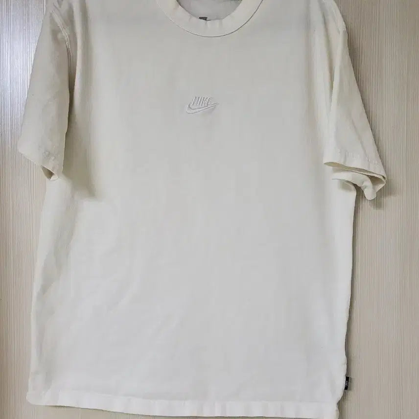 [BUNJANG] Nike Swoosh T-Shirt White M / 나이키 스우시 반팔티 화이트M