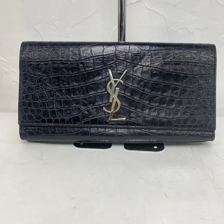 [BUNJANG] Saint Laurent Crocodile Embossed Clutch Silver YSL Logo / 생로랑 은장 클러치