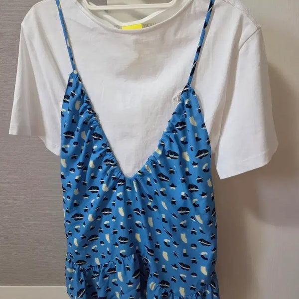 [BUNJANG] LUCKY CHOUETTE Blue Pattern Bustier T-Shirt Set / 럭키슈에뜨 블루 패턴 뷔스티에 티셔츠 세트
