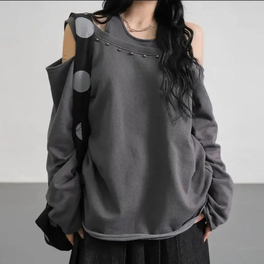 [BUNJANG] Binary One Looking Halter Stud Sweatshirt / 바이너리원_루킹 홀터 스터드 맨투맨