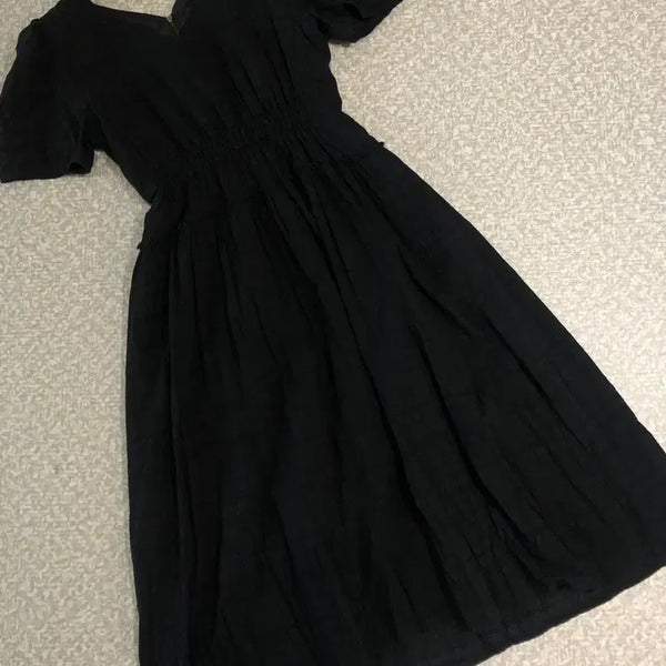 [BUNJANG] SIsley 2022 Balloon Puff V-Neck Long Dress / 시슬리 22년 벌룬 퍼프 브이넥 반팔 롱 원피스 하객룩 결혼식 A라인햅번