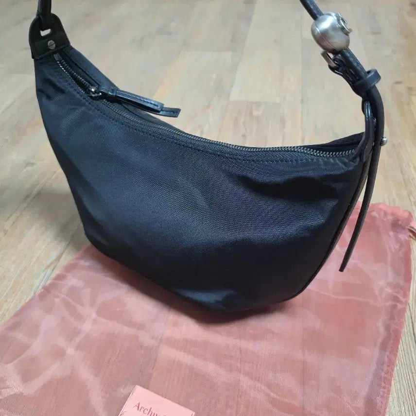 [BUNJANG] Archive Appk Nylon Heart Charm Half Moon Bag / 아카이브앱크 나일론 하트참백