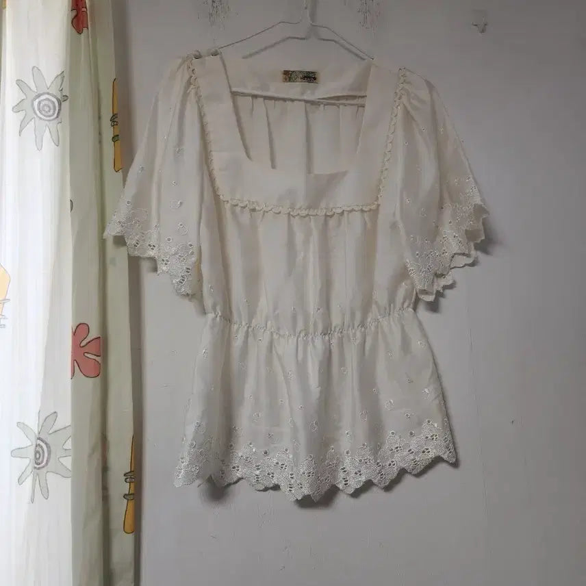 [BUNJANG] Ivory Lace Blouse - Size 55 / 아이보리 레이스 블라우스 55