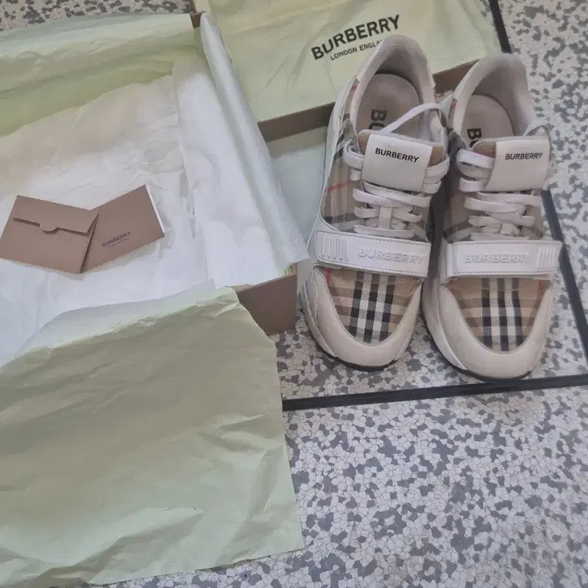 [BUNJANG] Burberry Check Sneakers / 버버리 체크 스니커즈