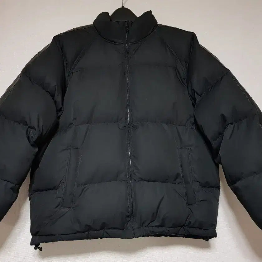 [BUNJANG] Supreme 23FW Star Sleeve Down Puffer Jacket Black / 슈프림 스타 슬리브 다운 퍼퍼 패딩 블랙 23FW
