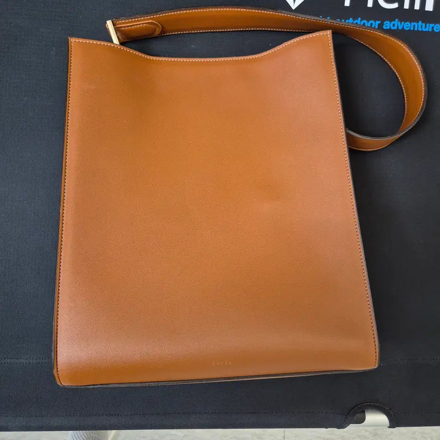 [BUNJANG] Chell Shell Luggage Bag (Brown) / w컨셉 Chell 쉘 러기지백(브라운)