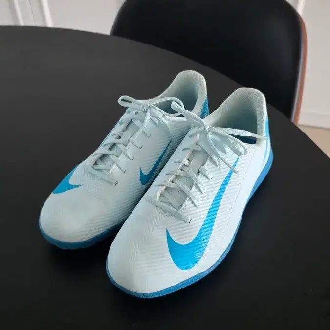 [BUNJANG] Nike Futsal Shoes Light Blue 240mm / 나이키 풋살화 하늘색 240mm