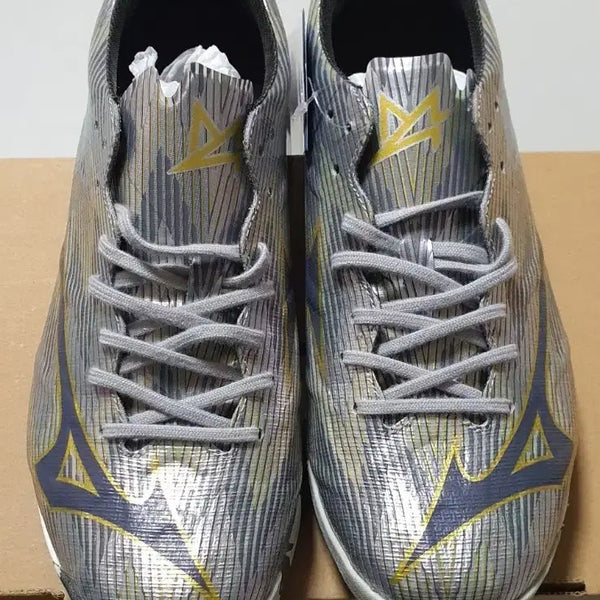 [BUNJANG] Mizuno Alpha 2 255 Futsal Shoes / 미즈노 알파2  ft  255 풋살화 새상품