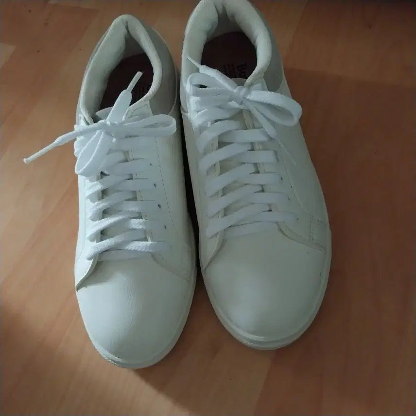 [BUNJANG] White Sneakers (235mm) / 새상품 운동화 235mm