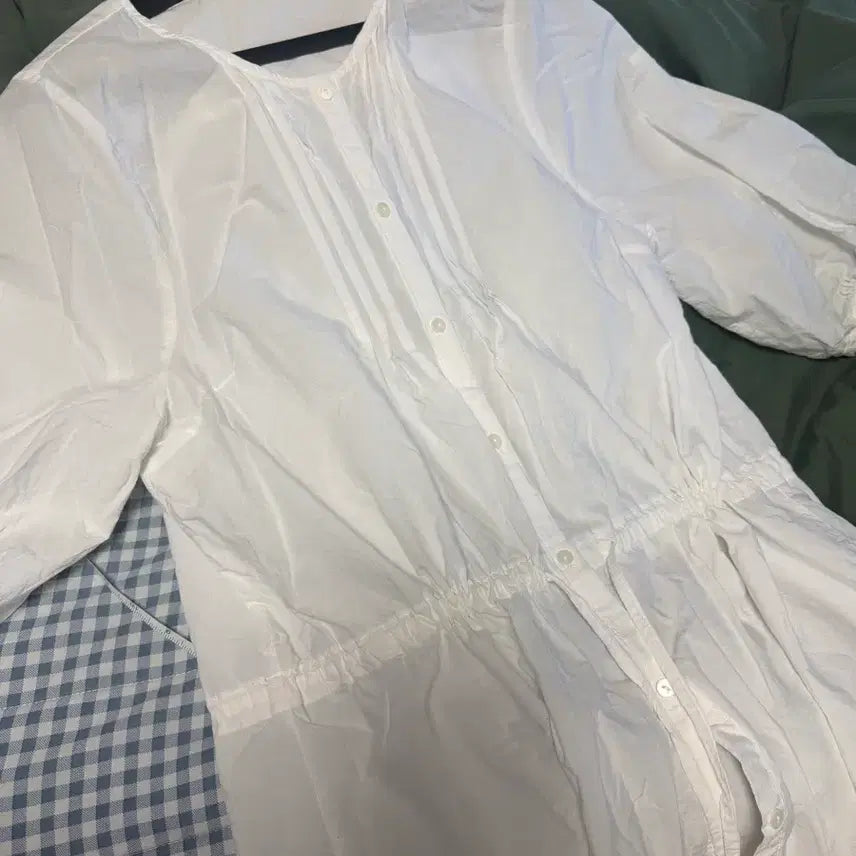 [BUNJANG] CAROLINE White Summer Blouse with Pintuck Detail / 하체커버 핀턱 화이트 여름 블라우스